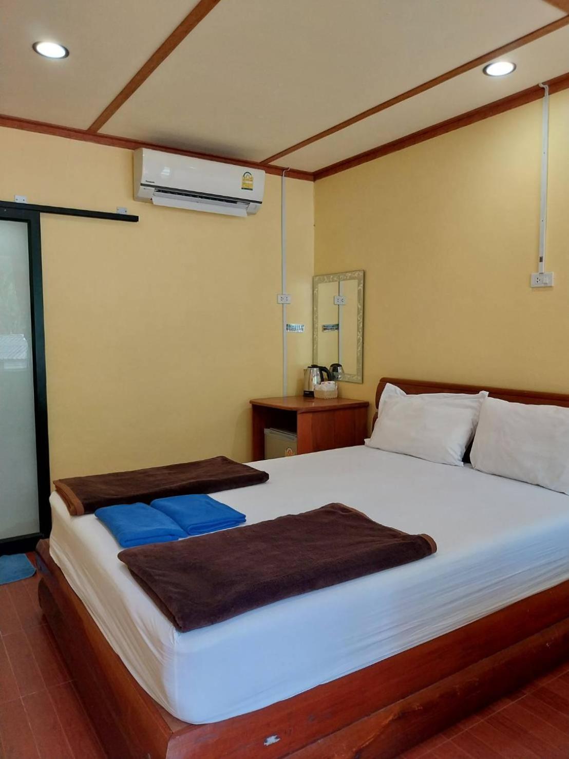 Phi Phi Sand Sea View Resort Екстер'єр фото
